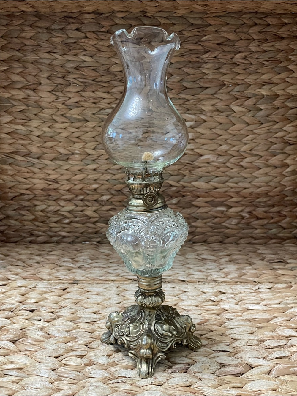 Vintage Pressed Glass and Metal Oil‎ Lamp 11”